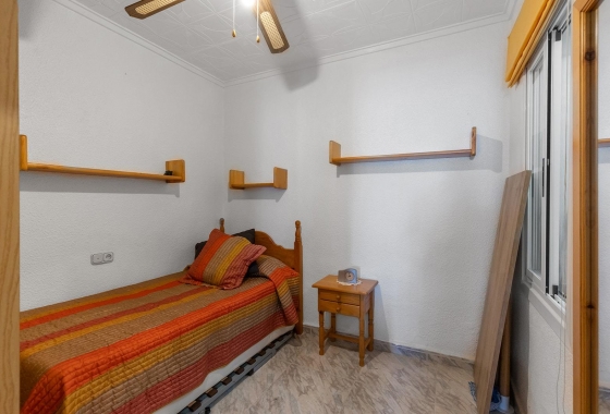 Resale - Bungalow - Torrevieja - La Siesta - El Salado -  Torreta