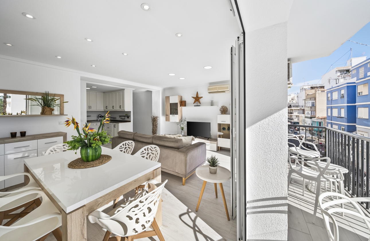 Resale - Apartment - Torrevieja - Puerto