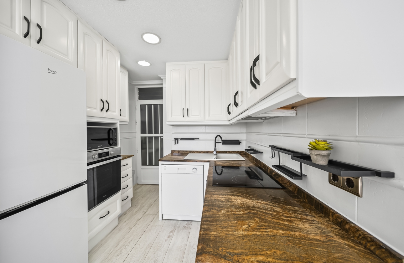 Resale - Apartment - Torrevieja - Puerto