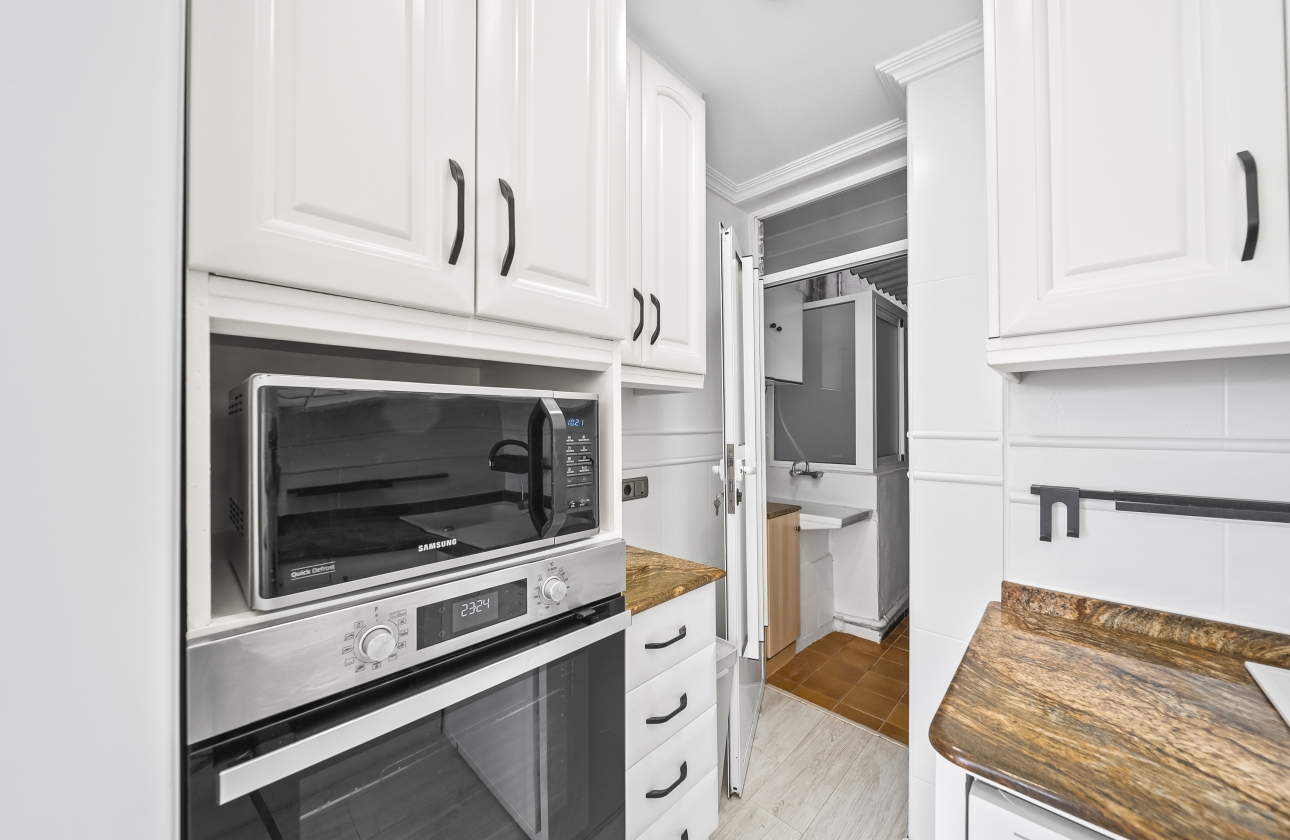 Resale - Apartment - Torrevieja - Puerto