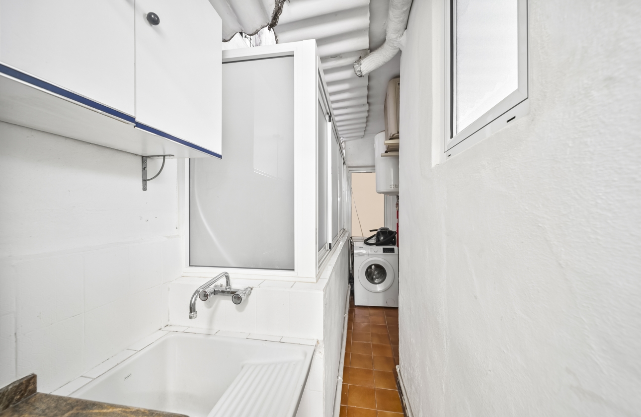 Resale - Apartment - Torrevieja - Puerto