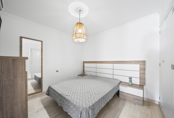 Resale - Apartment - Torrevieja - Puerto