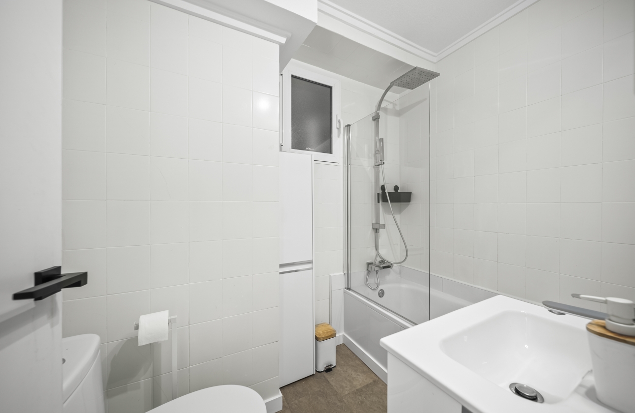 Resale - Apartment - Torrevieja - Puerto