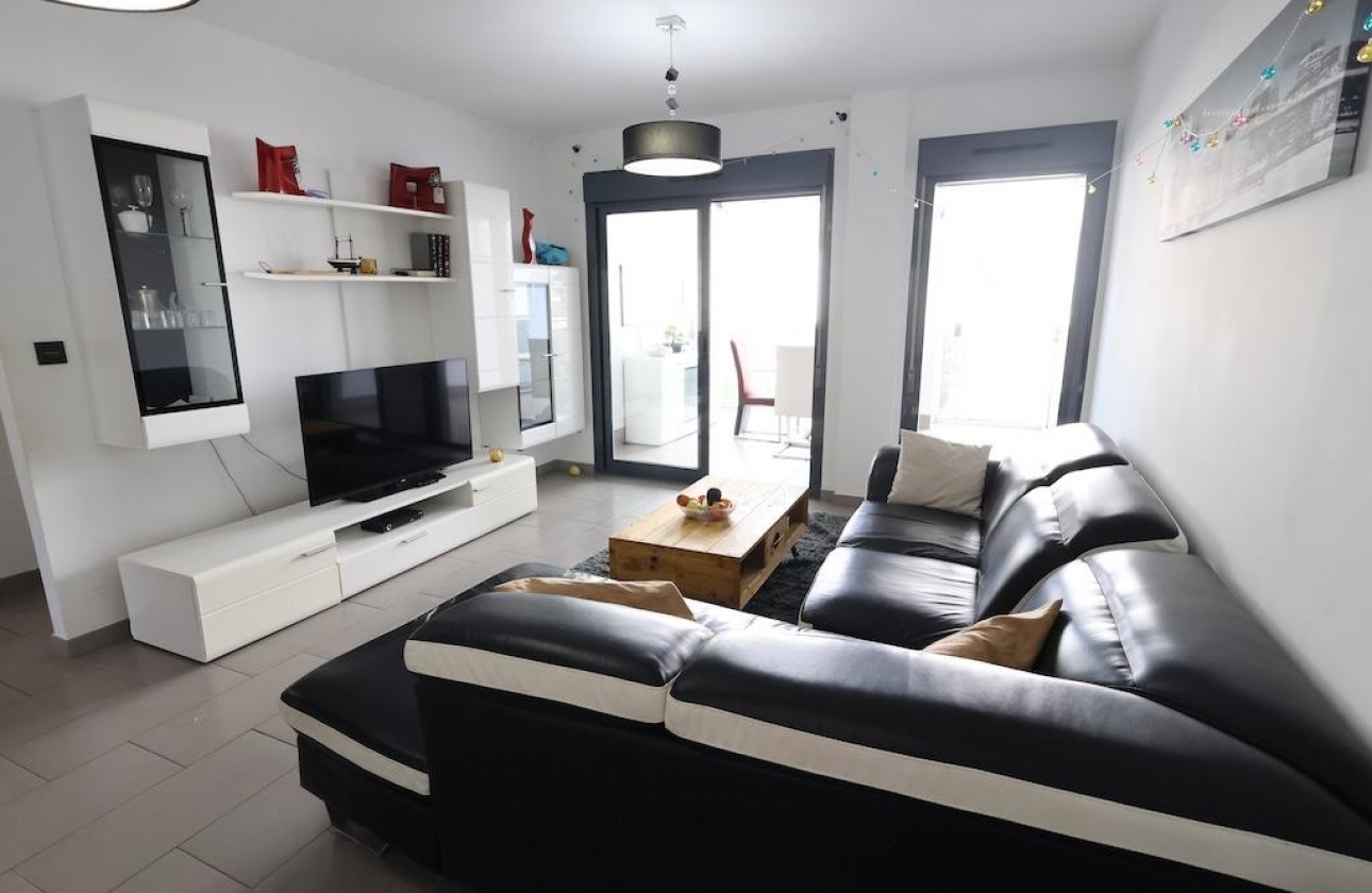 Resale - Bungalow - Orihuela Costa - La Zenia