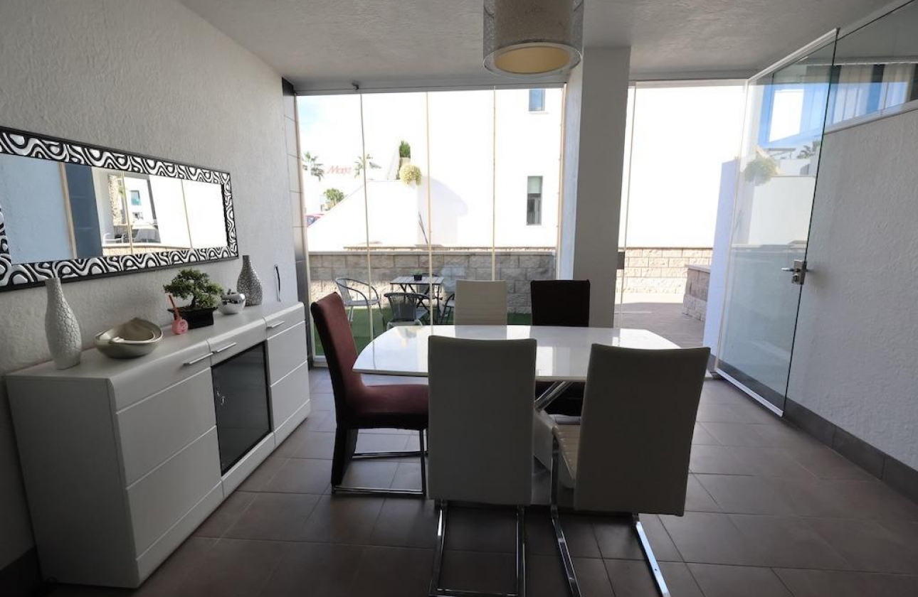 Resale - Bungalow - Orihuela Costa - La Zenia