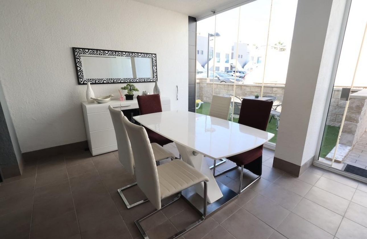 Resale - Bungalow - Orihuela Costa - La Zenia