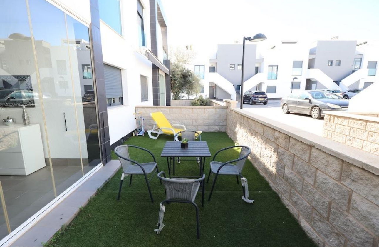 Resale - Bungalow - Orihuela Costa - La Zenia