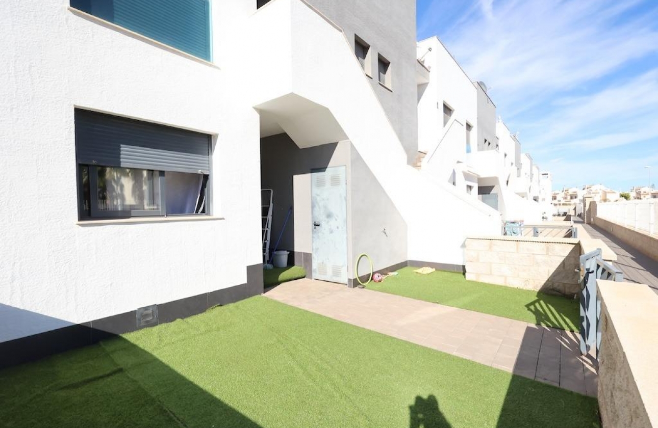 Resale - Bungalow - Orihuela Costa - La Zenia