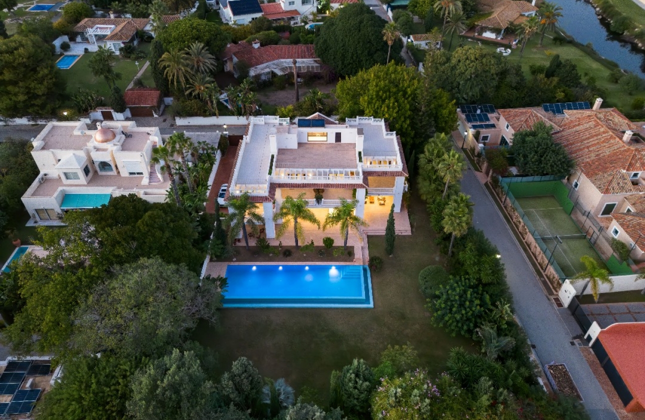 Obra nueva - Villa - Estepona