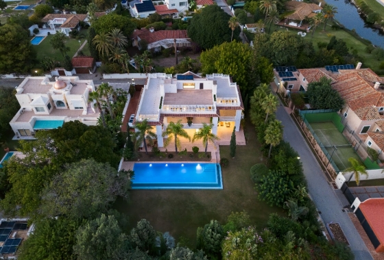 Obra nueva - Villa - Estepona