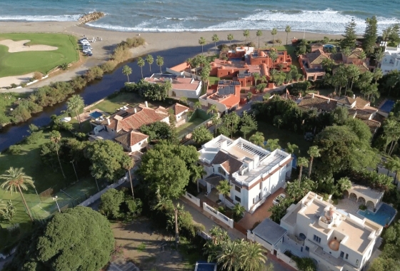 Obra nueva - Villa - Estepona