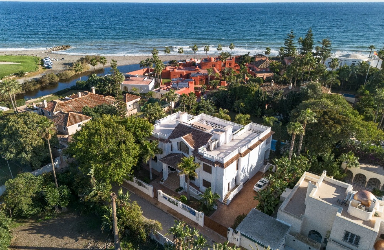 Obra nueva - Villa - Estepona