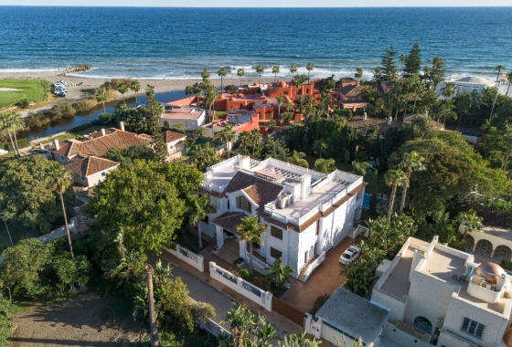 Obra nueva - Villa - Estepona