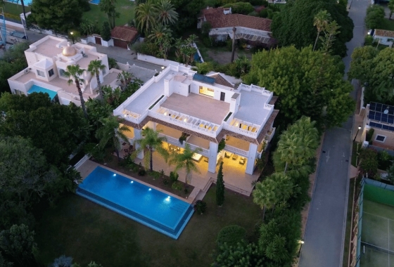 Obra nueva - Villa - Estepona