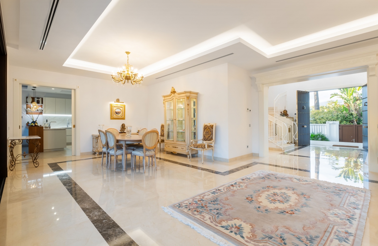 Obra nueva - Villa - Estepona
