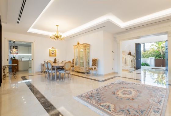 Obra nueva - Villa - Estepona