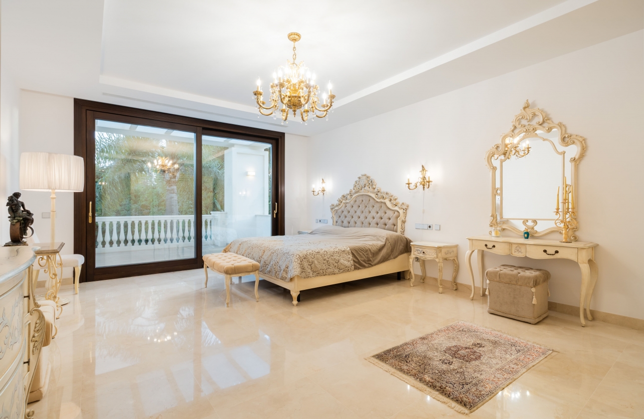 Obra nueva - Villa - Estepona