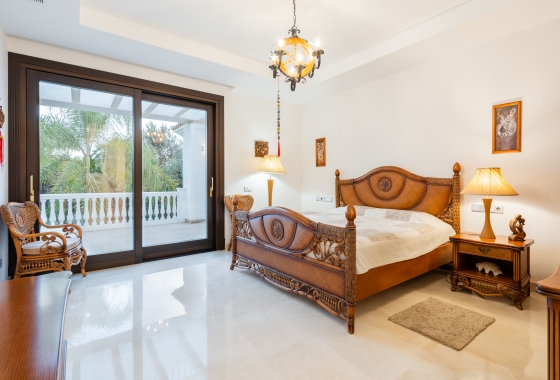 Obra nueva - Villa - Estepona