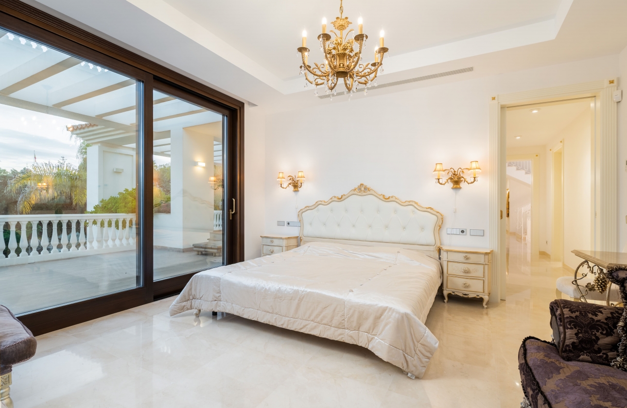 Obra nueva - Villa - Estepona