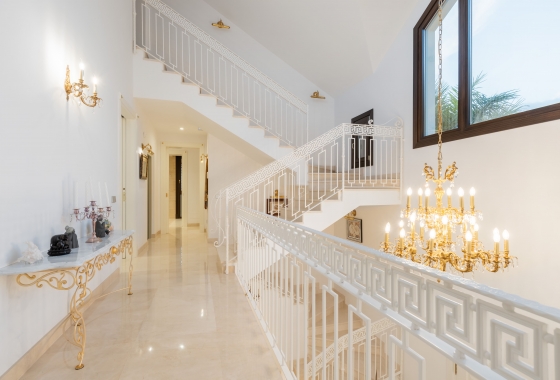 Obra nueva - Villa - Estepona