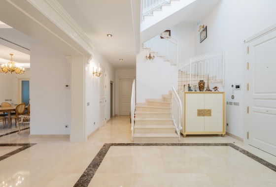 Obra nueva - Villa - Estepona