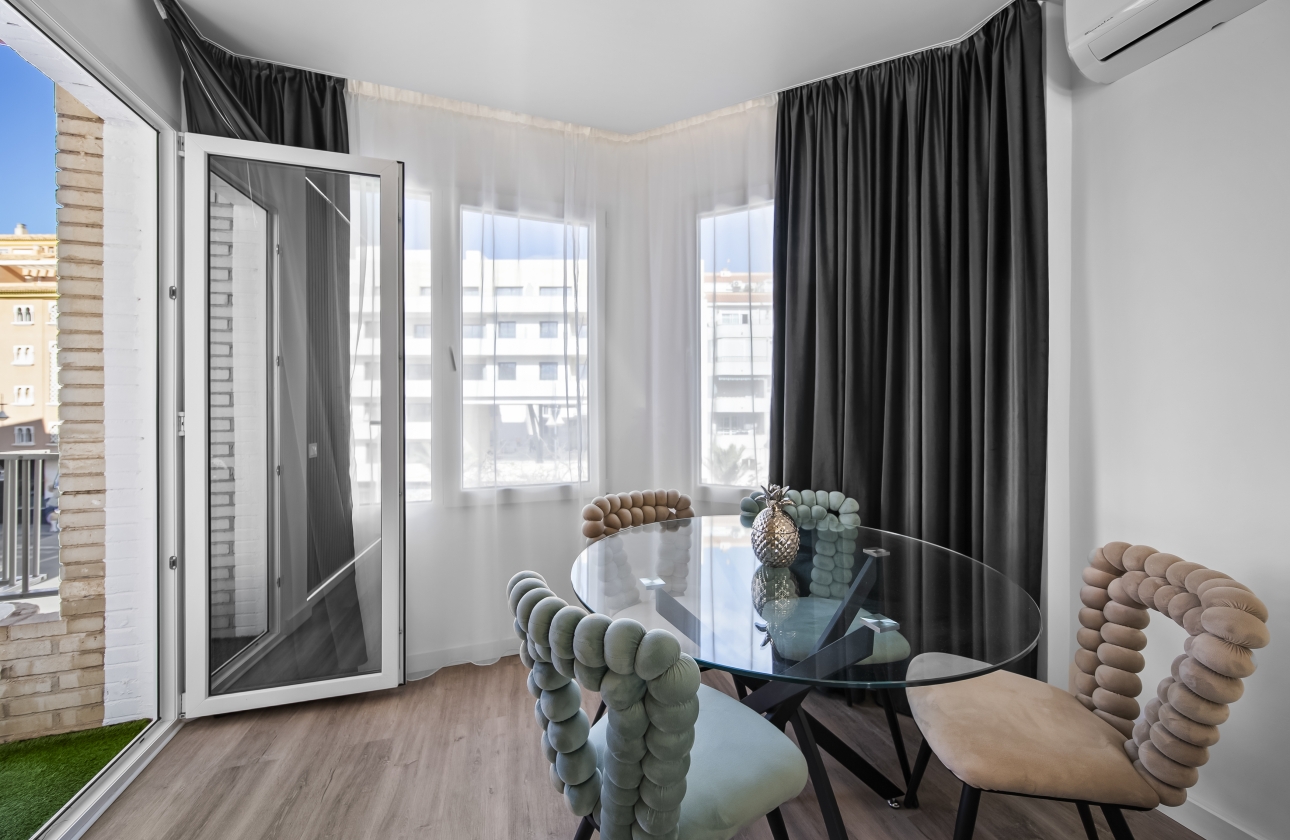 Resale - Apartment - Torrevieja - Centro