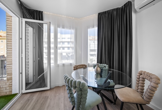 Resale - Apartment - Torrevieja - Centro