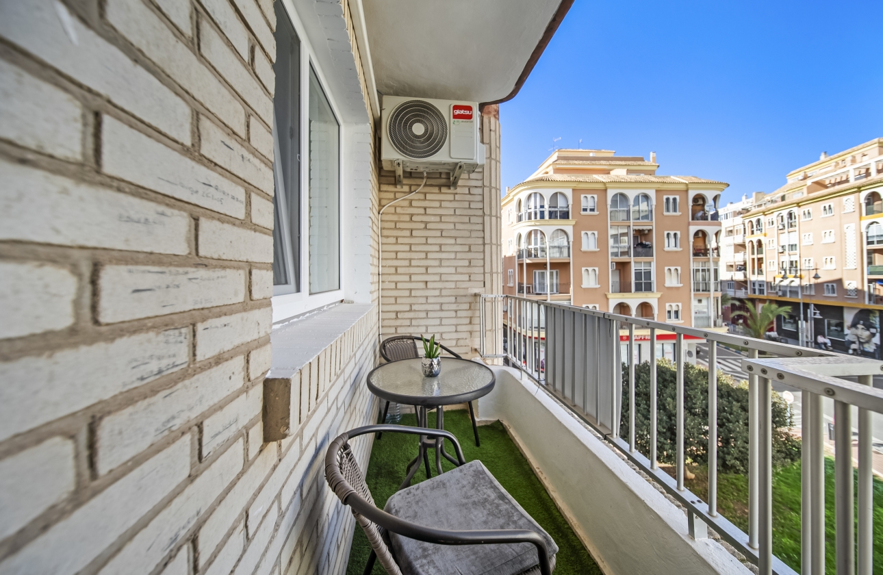 Resale - Apartment - Torrevieja - Centro