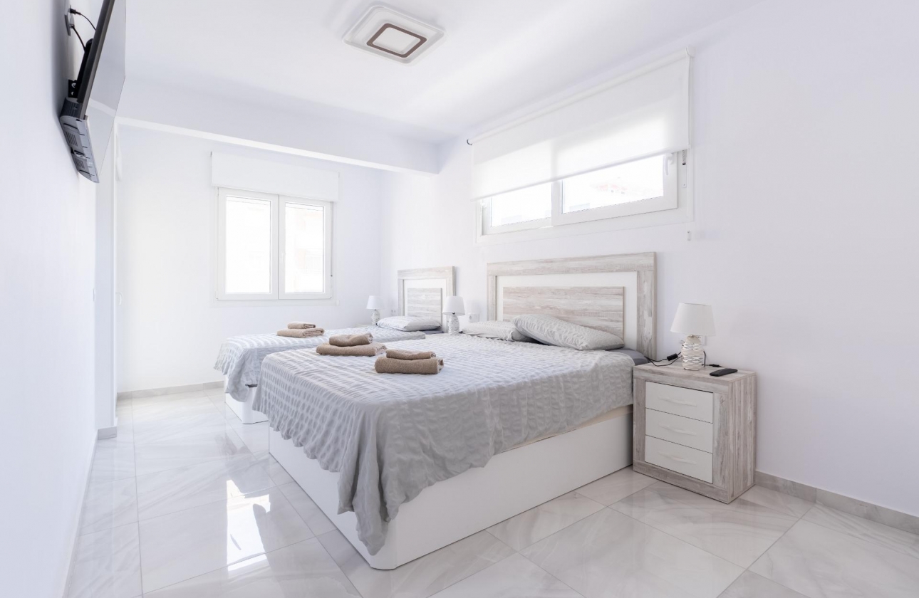 Resale - Townhouse - Torrevieja - Punta Prima