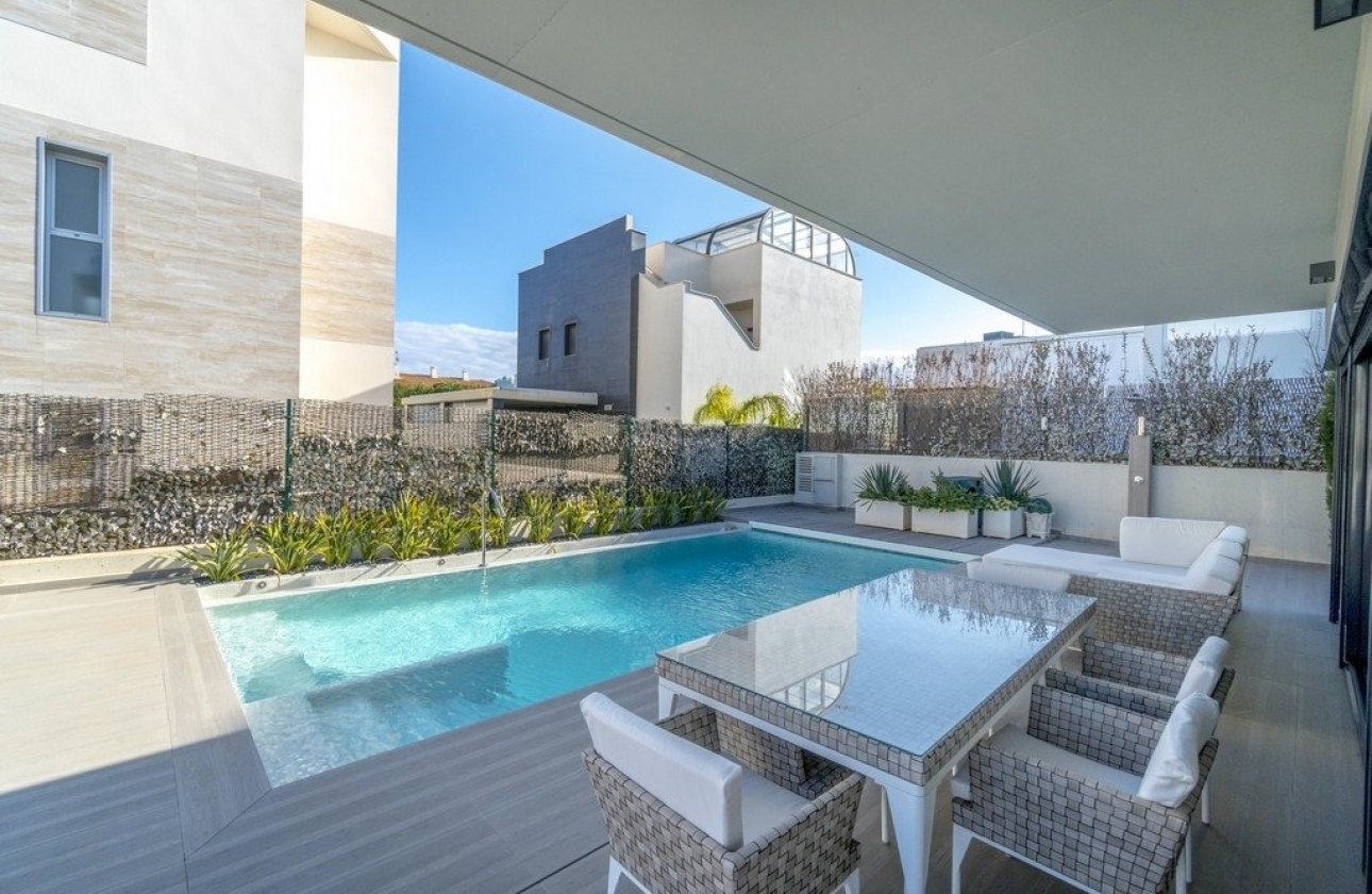 Resale - Villa - Orihuela Costa - Aguamarina