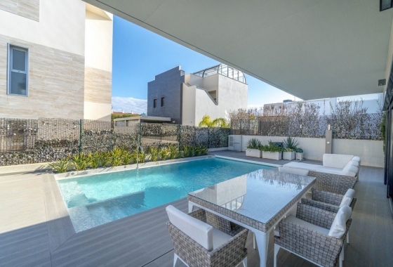 Resale - Villa - Orihuela Costa - Aguamarina