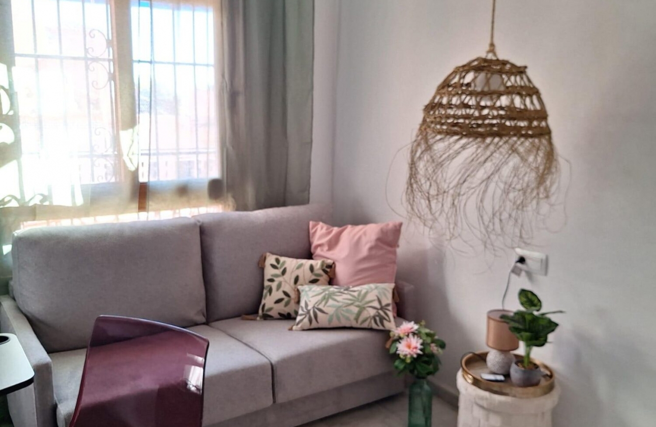 Resale - Villa - San Miguel de Salinas