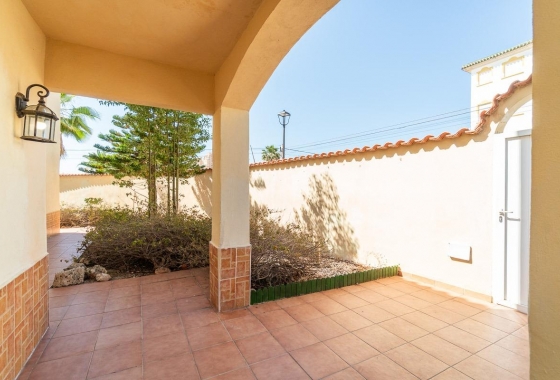 Resale - Villa - Torrevieja - Playa de la mata