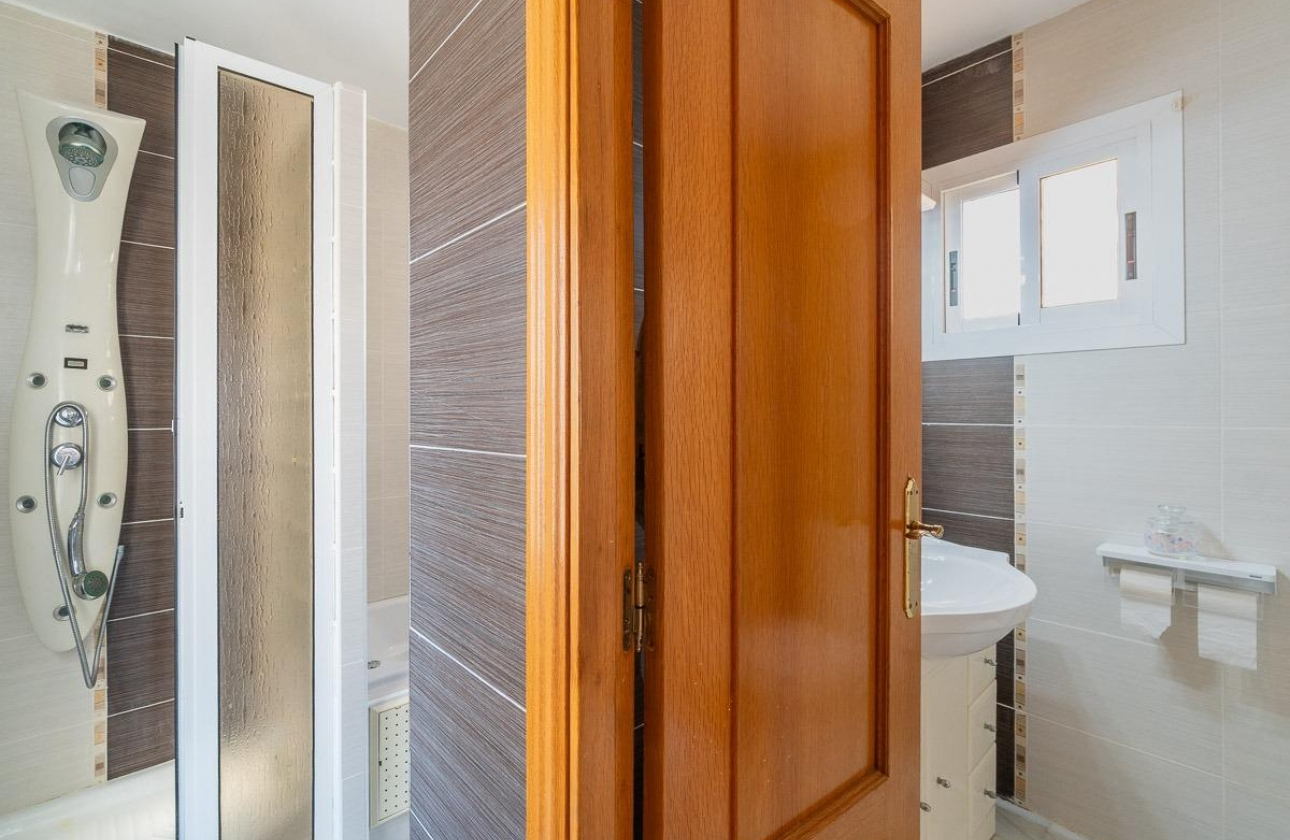 Resale - Villa - Torrevieja - Playa de la mata