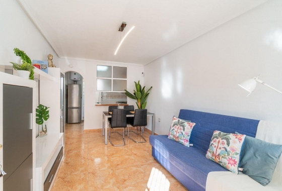 Resale - Villa - Torrevieja - El limonar