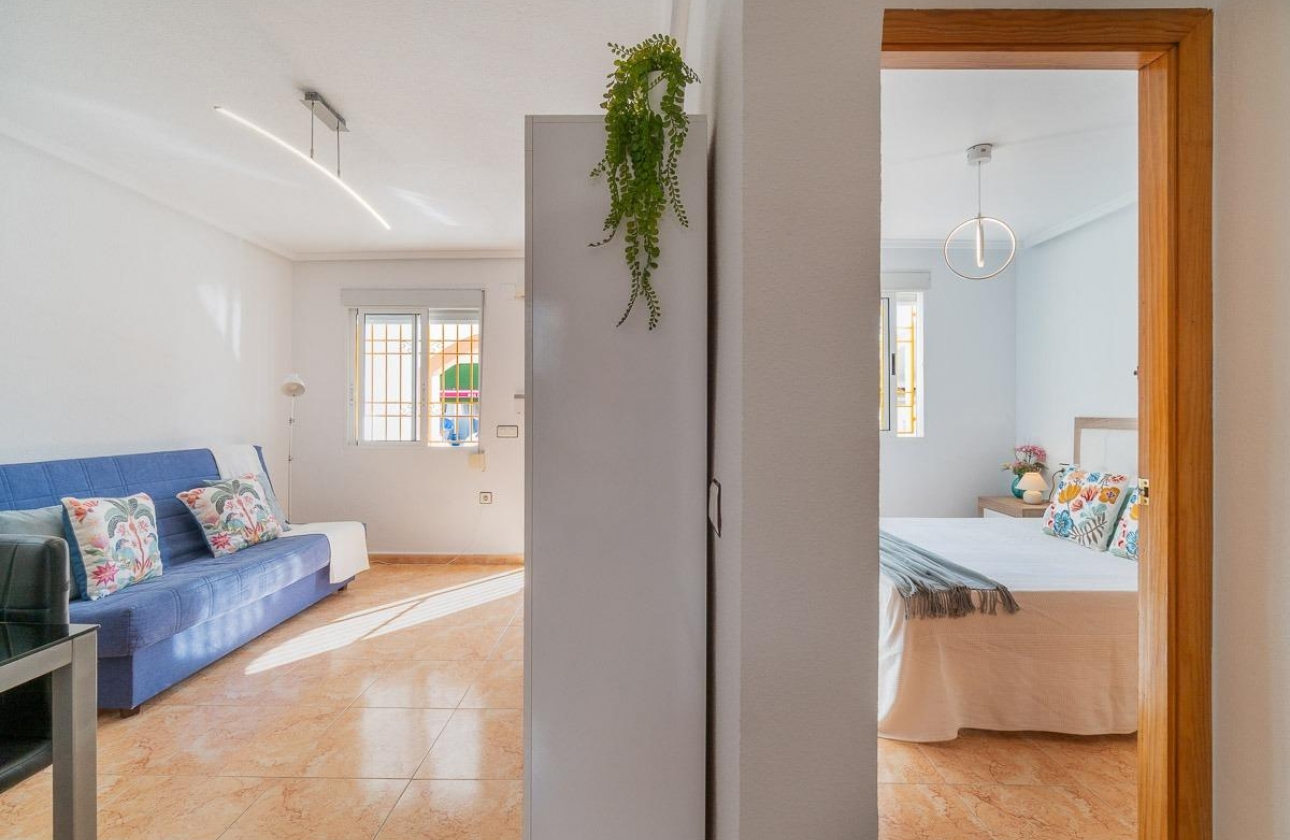 Resale - Villa - Torrevieja - El limonar