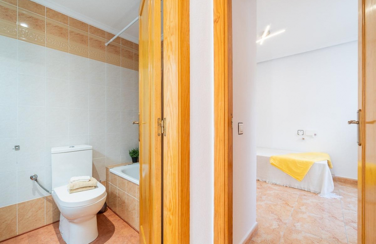 Resale - Villa - Torrevieja - El limonar