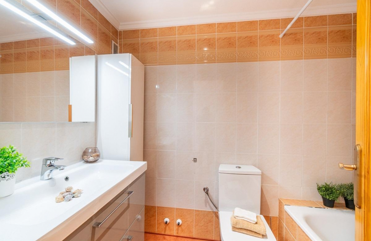 Resale - Villa - Torrevieja - El limonar