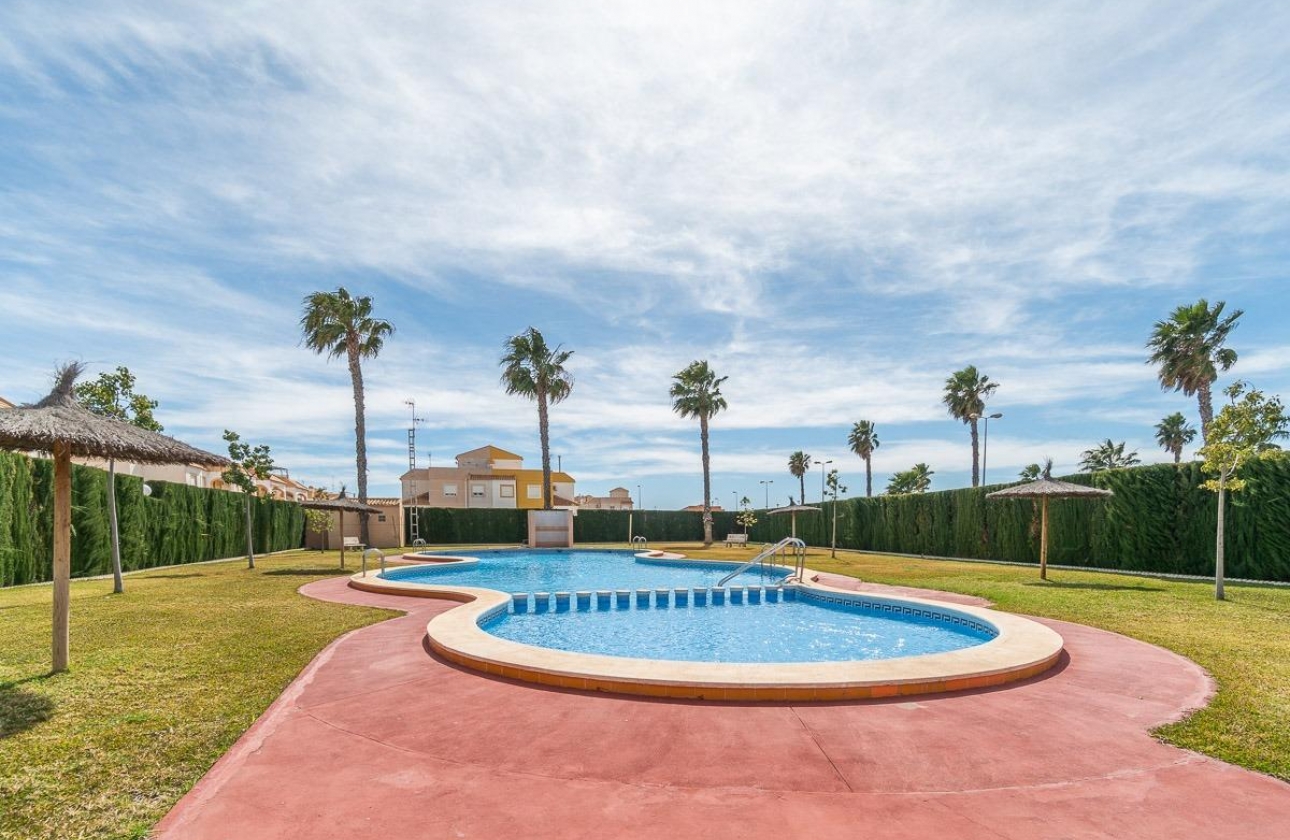 Resale - Villa - Torrevieja - El limonar