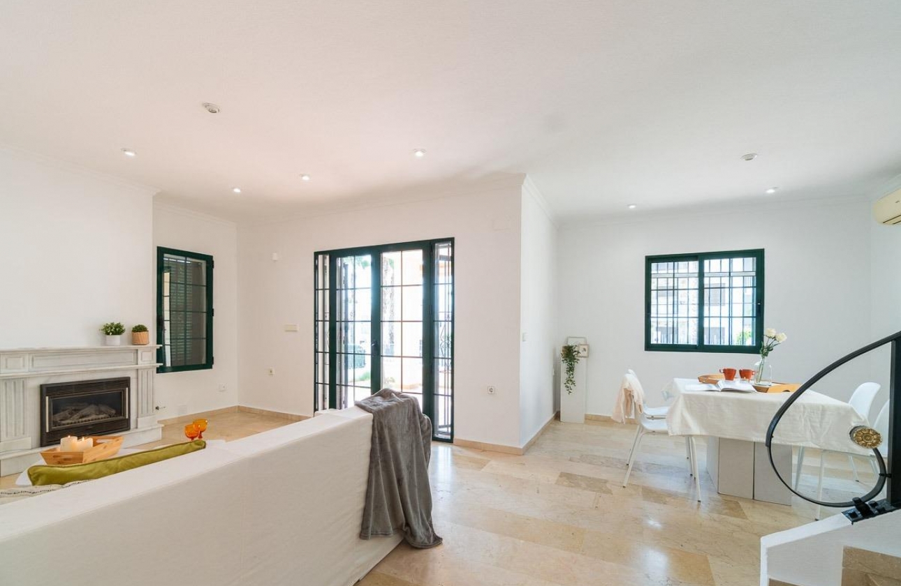 Resale - Villa - Orihuela Costa - Villamartín