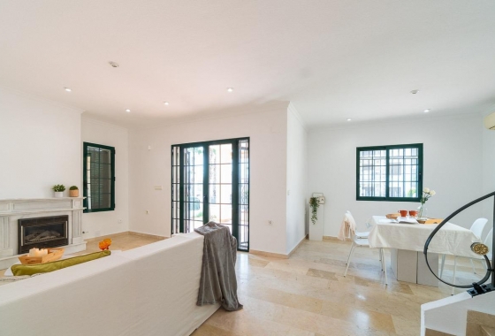 Resale - Villa - Orihuela Costa - Villamartín