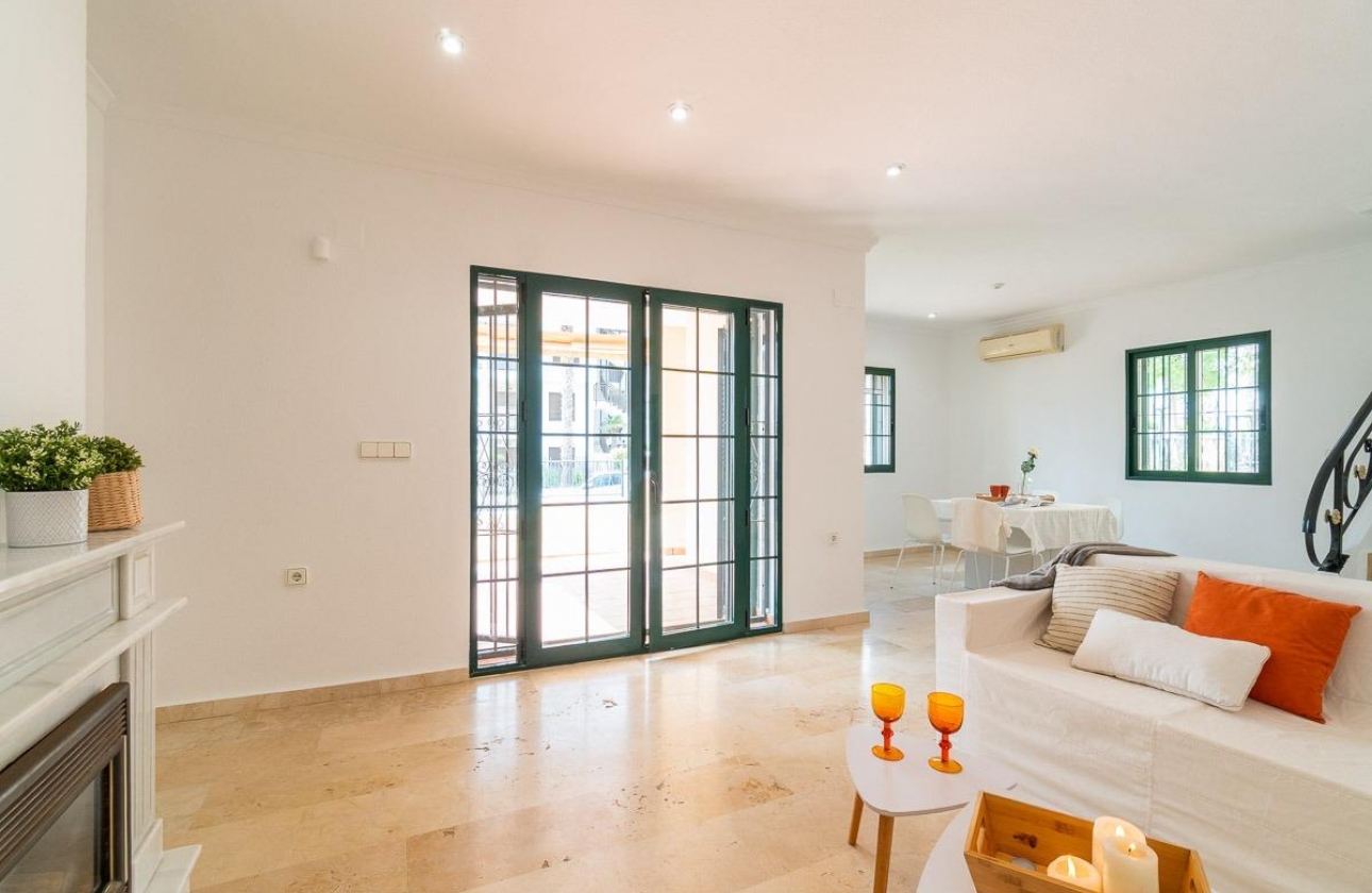 Resale - Villa - Orihuela Costa - Villamartín