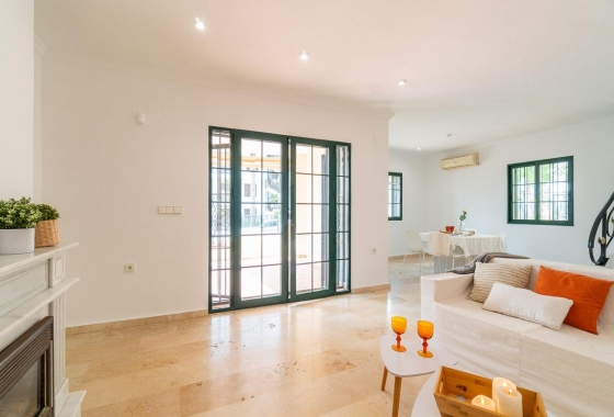 Resale - Villa - Orihuela Costa - Villamartín