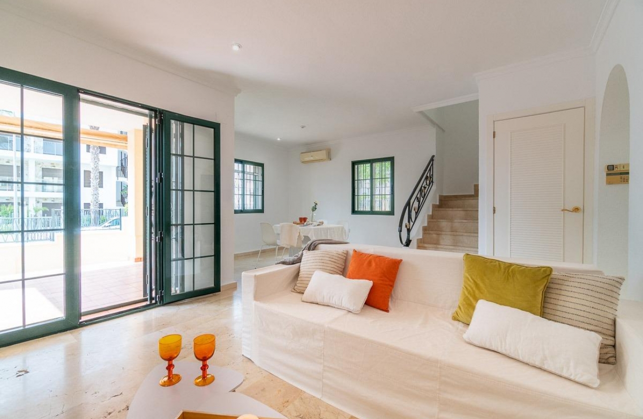 Resale - Villa - Orihuela Costa - Villamartín