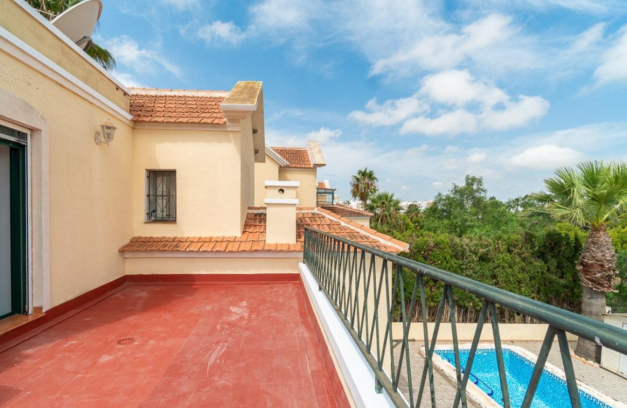 Resale - Villa - Orihuela Costa - Villamartín