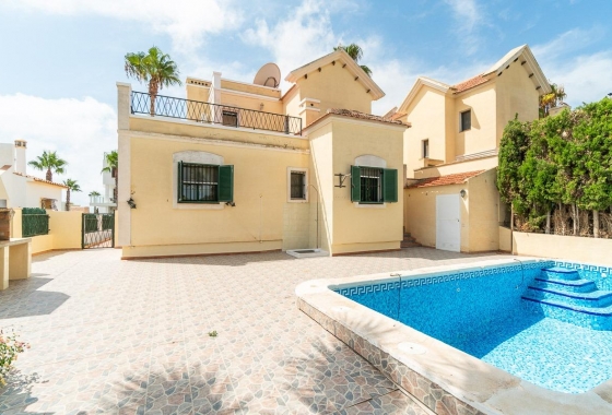 Resale - Villa - Orihuela Costa - Villamartín