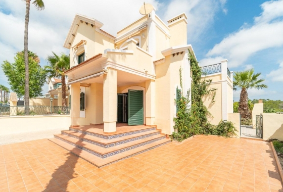 Resale - Villa - Orihuela Costa - Villamartín