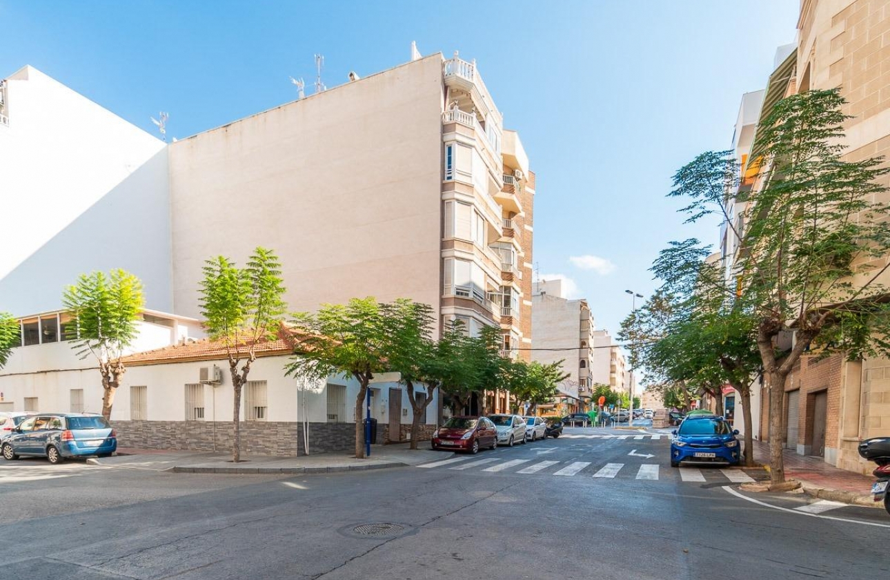Resale - Apartment - Torrevieja - Centro