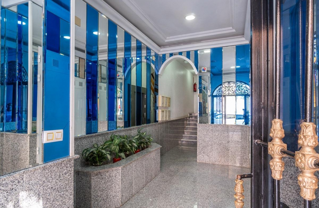 Resale - Apartment - Torrevieja - Centro