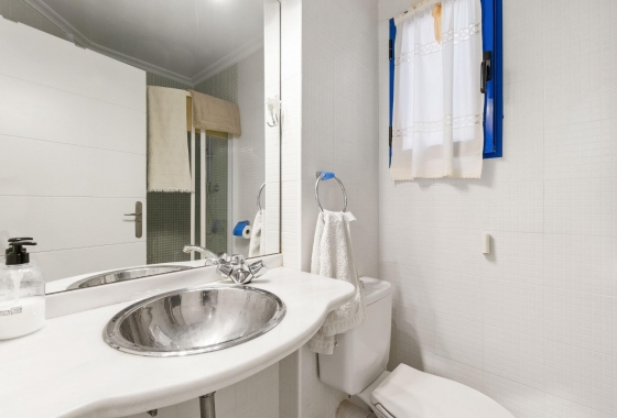 Resale - Apartment - Orihuela Costa - Campoamor